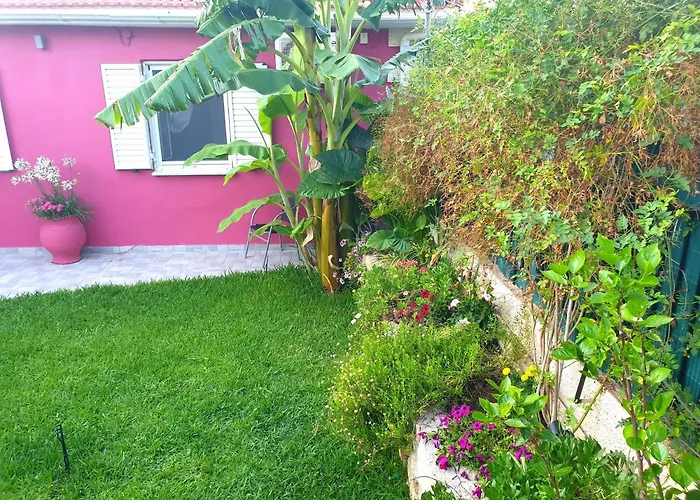 Дом отдыха Aloe House Lakithra